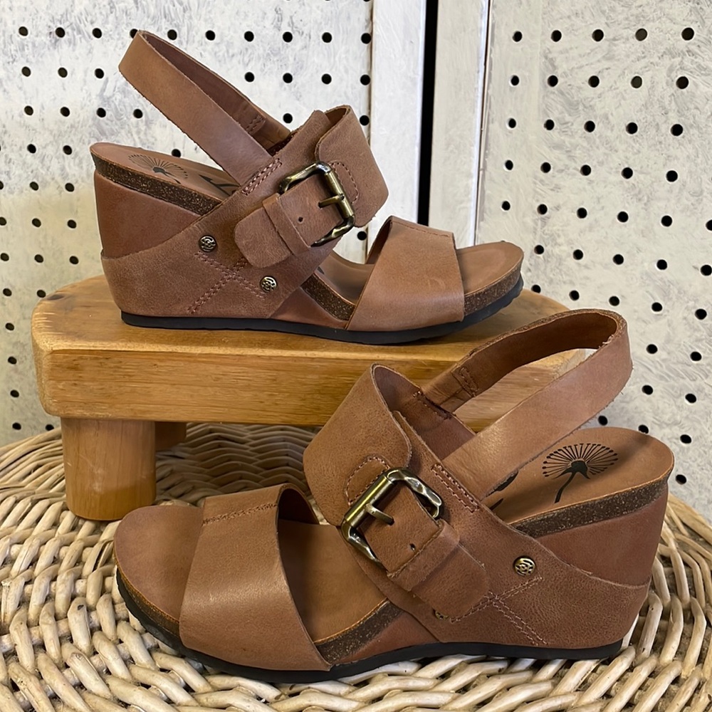 OTBT sandals****